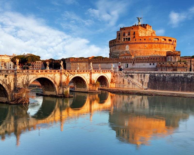 El Castillo de Sant'Angelo y el Tíber en Roma