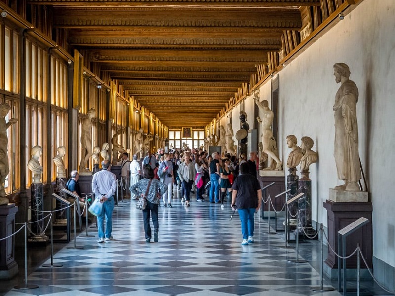 Interior de la Galería Uffizi de Florencia