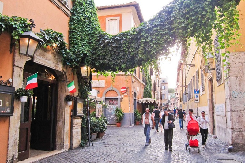 Calle del barrio Trastevere en Roma